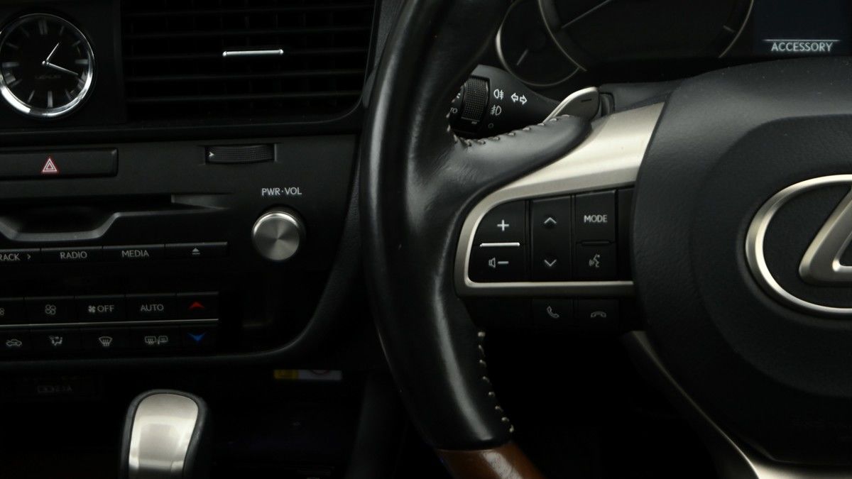 Lexus RX 450h Image 15
