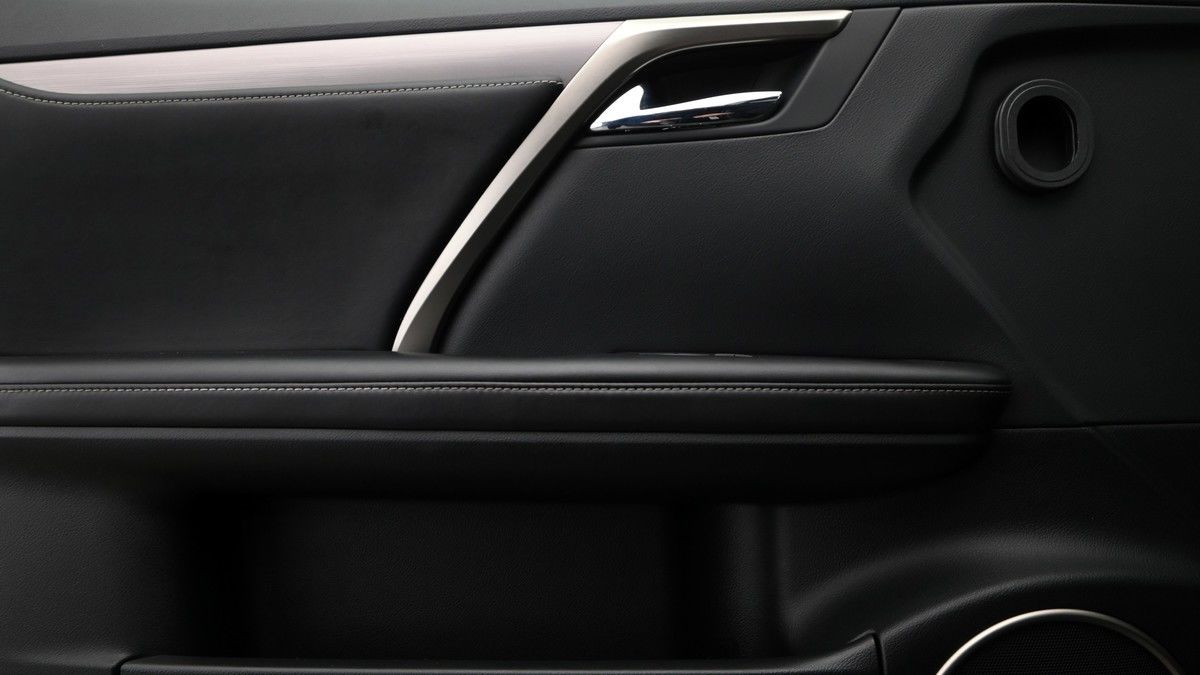 Lexus RX Image 13