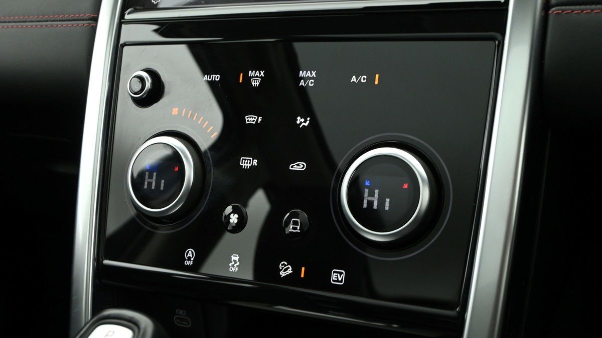 Land Rover Discovery Sport Image 12