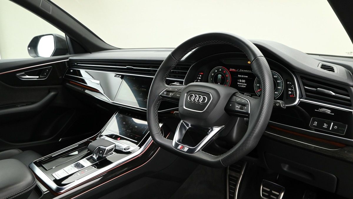 Audi Q8 Image 3
