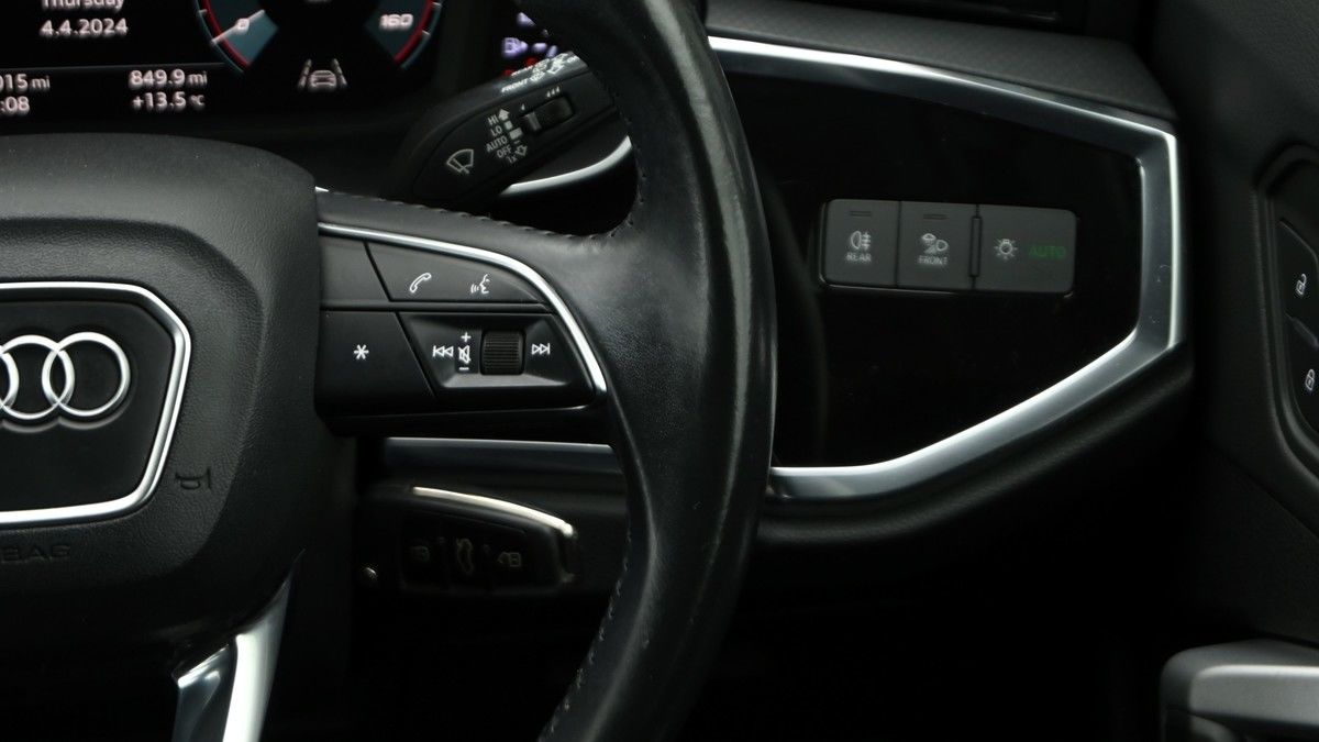 Audi Q3 Image 16