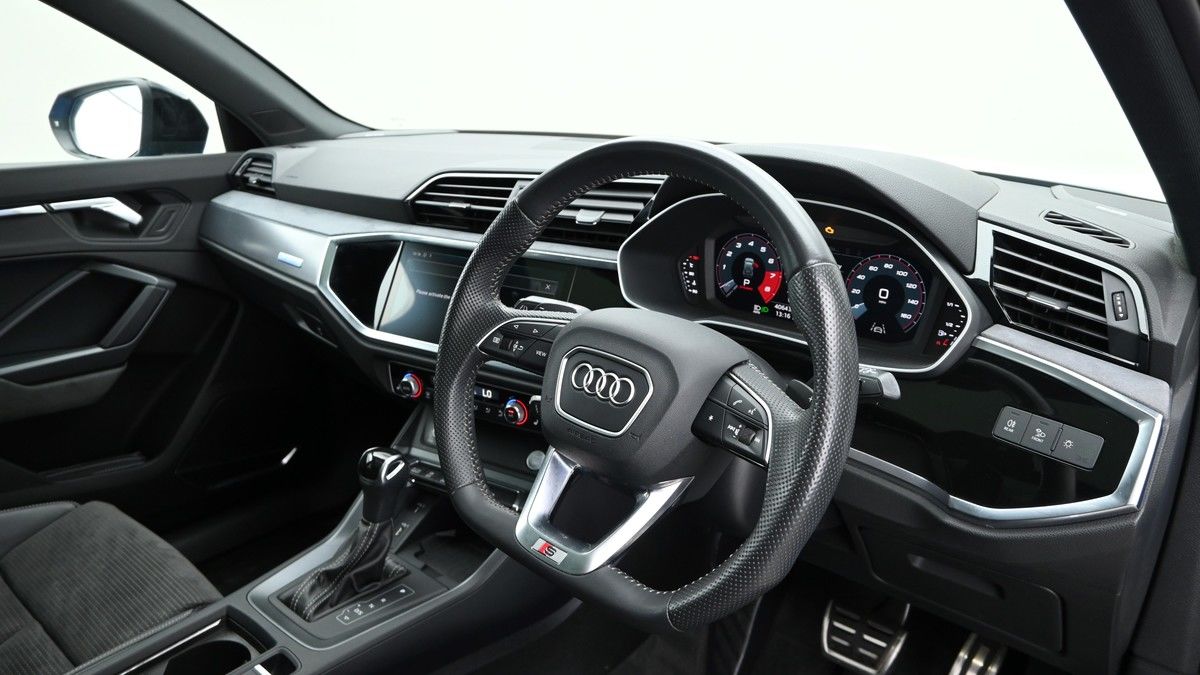 Audi Q3 Image 3