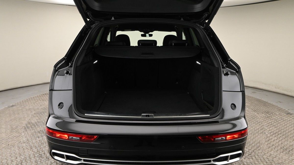 Audi SQ5 Image 10