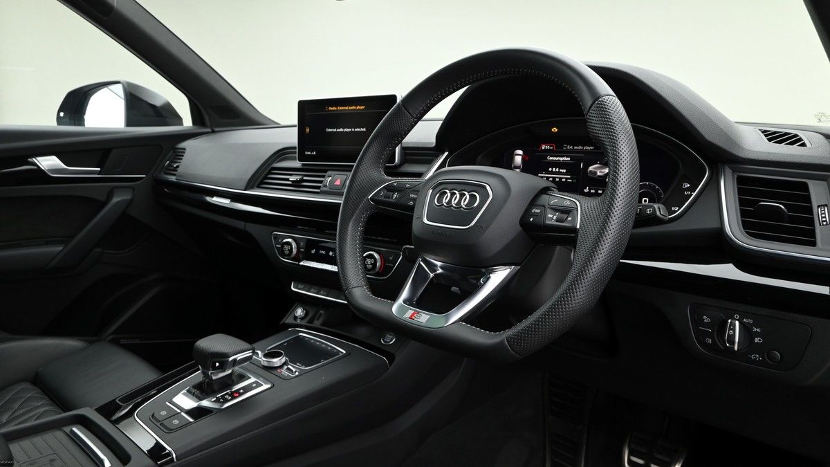 Audi Q5 Image 6