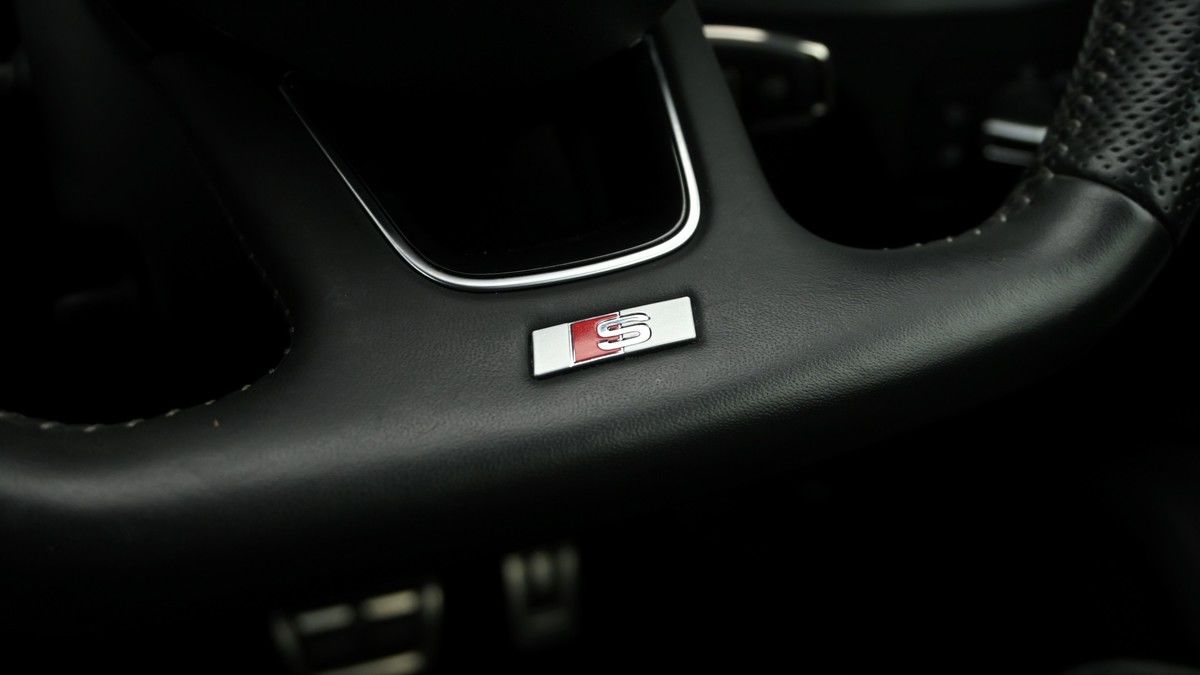 Audi SQ2 Image 12
