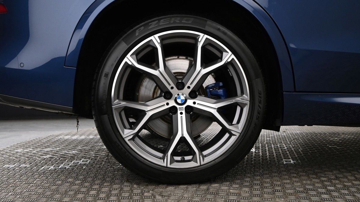BMW X5 Image 9