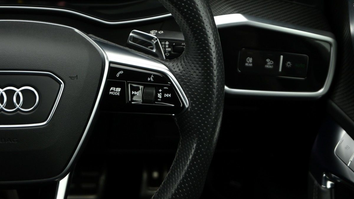 Audi RS6 Avant Image 16