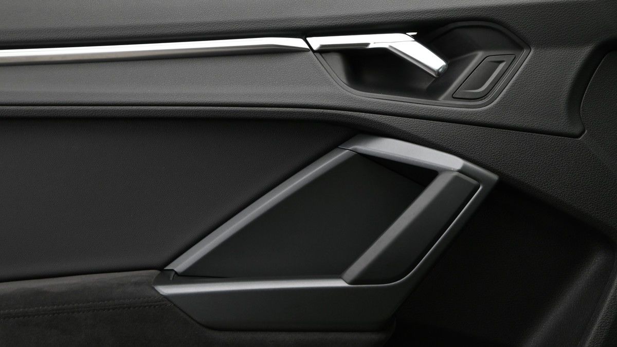 Audi RS Q3 Image 13