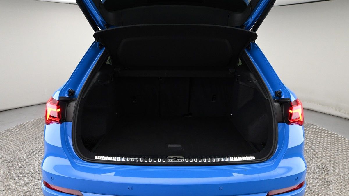 Audi RS Q3 Image 10