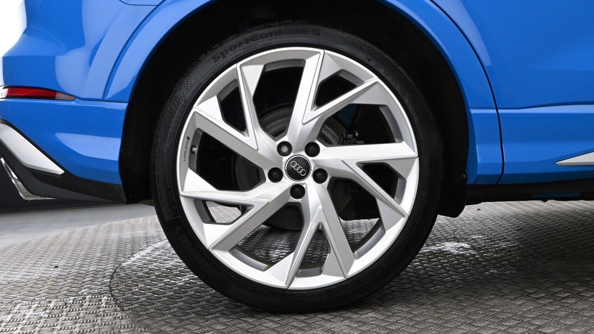 Audi RS Q3 Image 9
