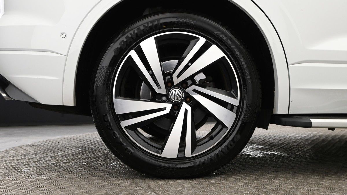 Volkswagen Touareg Image 9