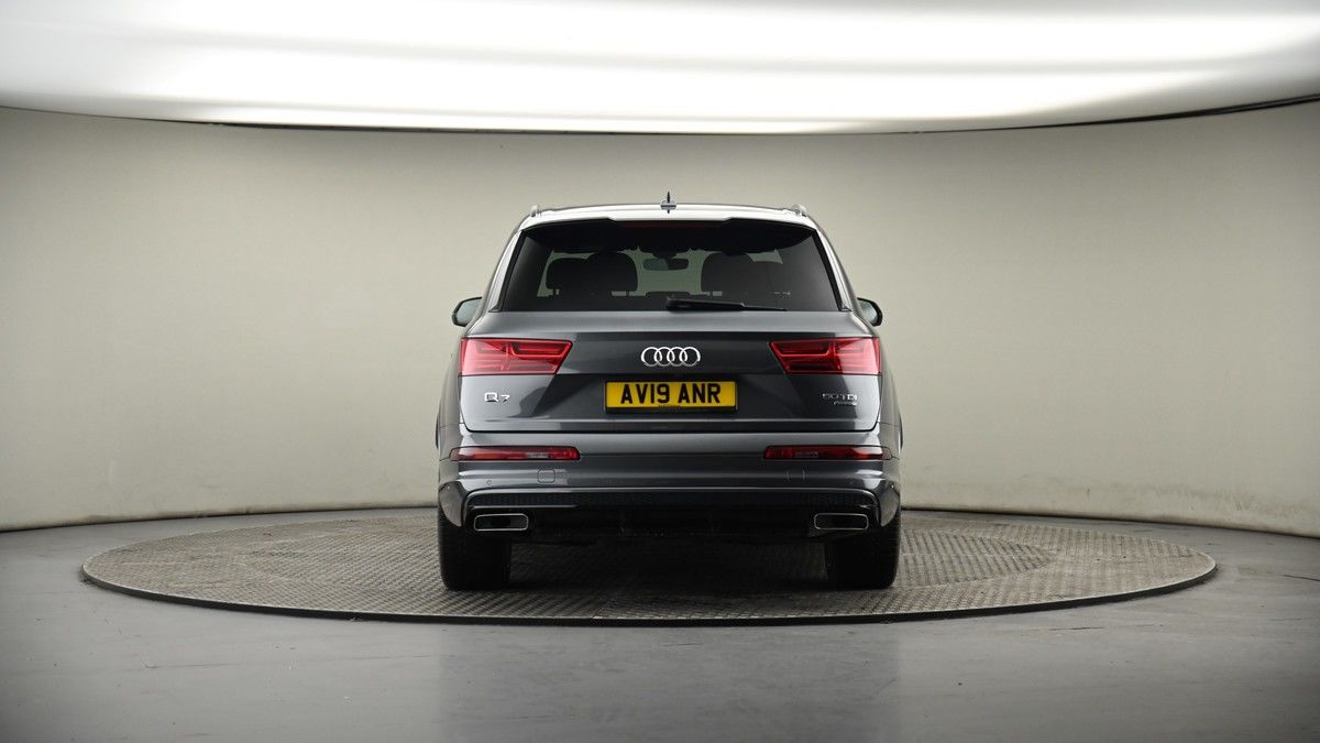 Audi Q7 Image 17
