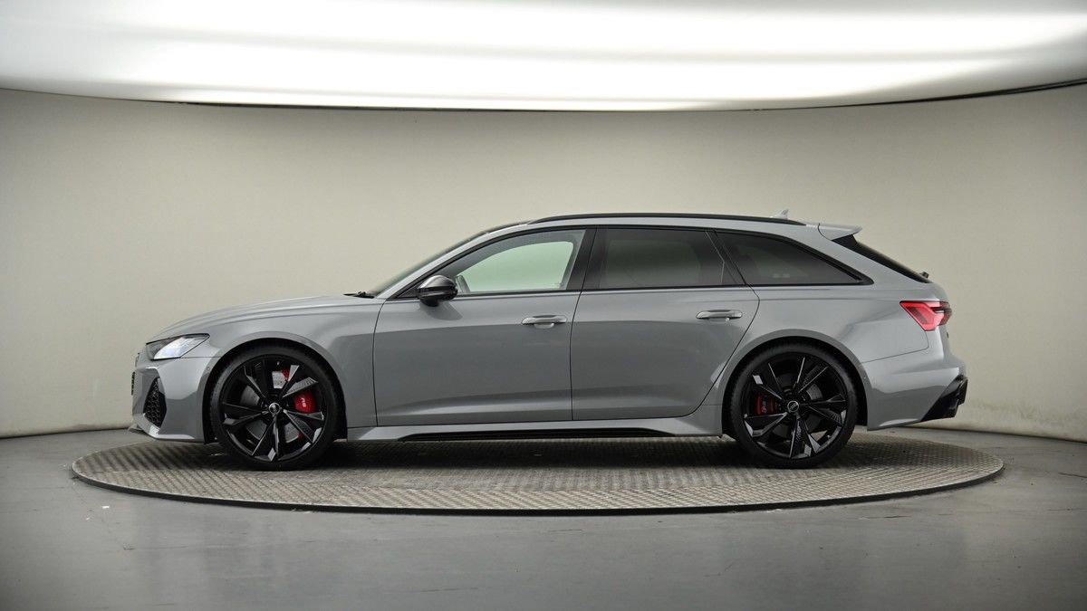 Audi RS6 Avant Image 19