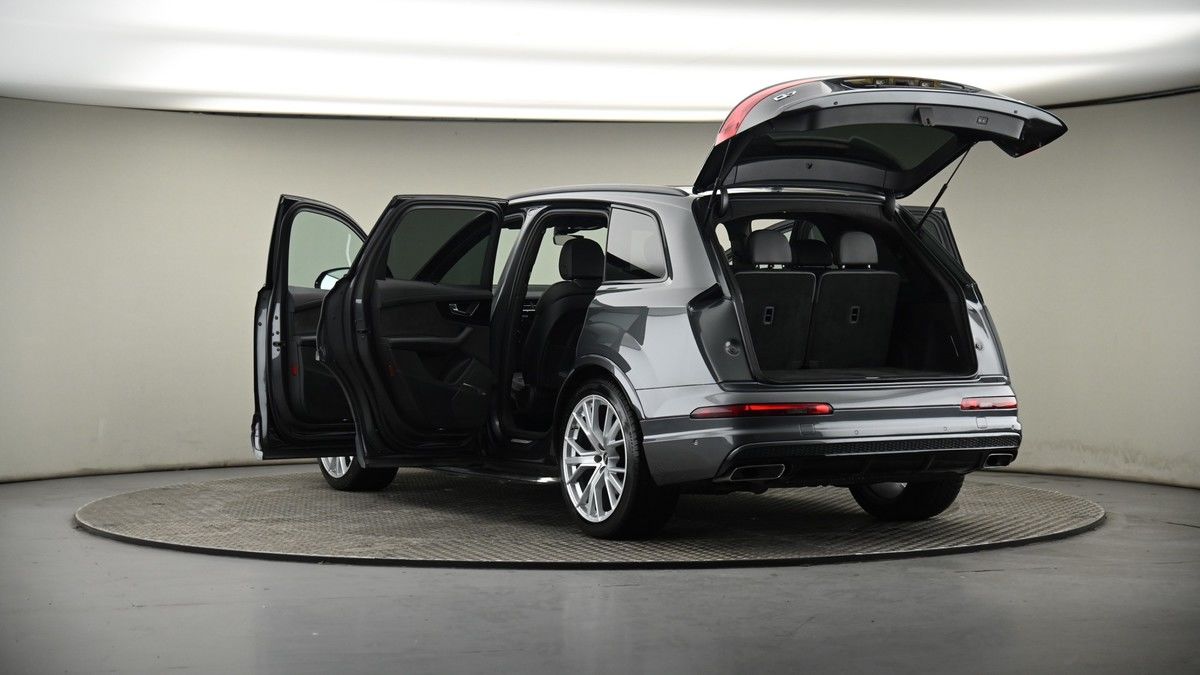Audi Q7 Image 8