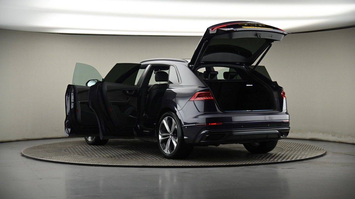 Audi Q8 Image 8