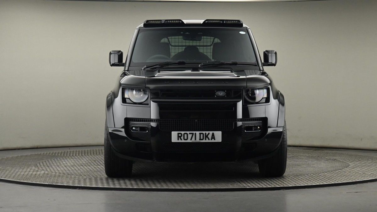 Land Rover Defender 110 Image 7