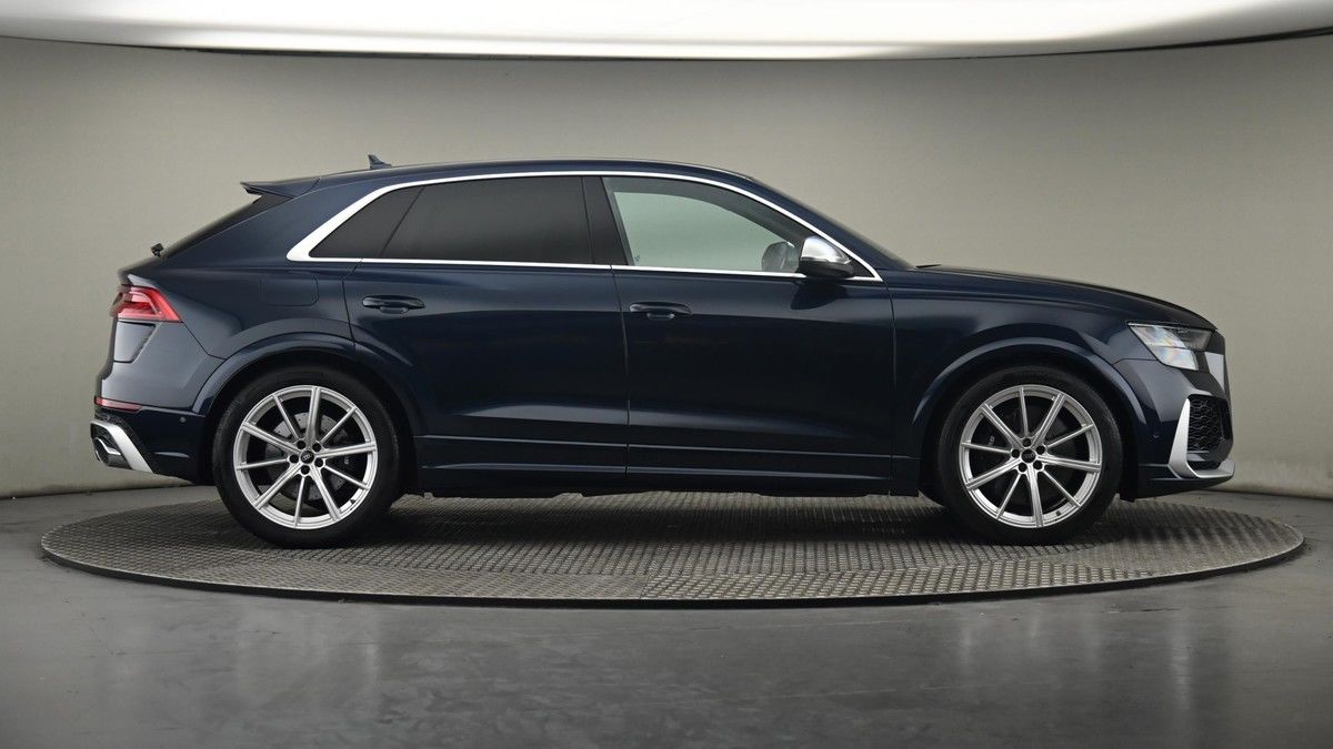 Audi RSQ8 Image 5