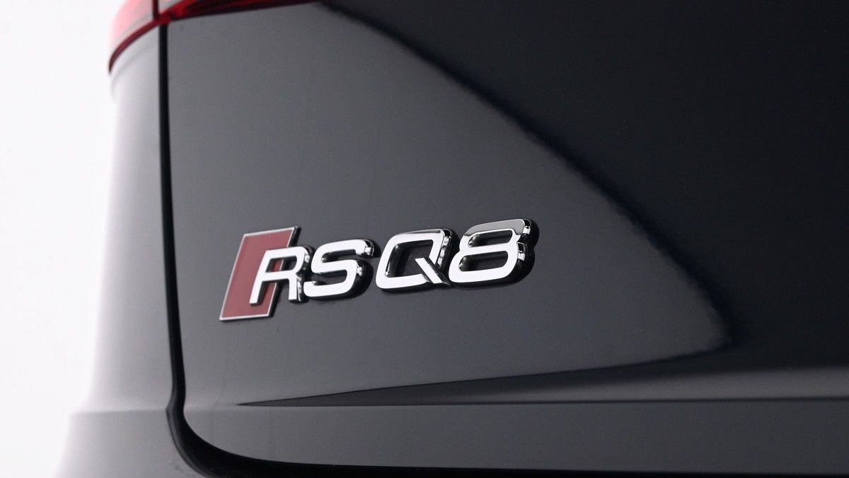 Audi RSQ8 Image 19