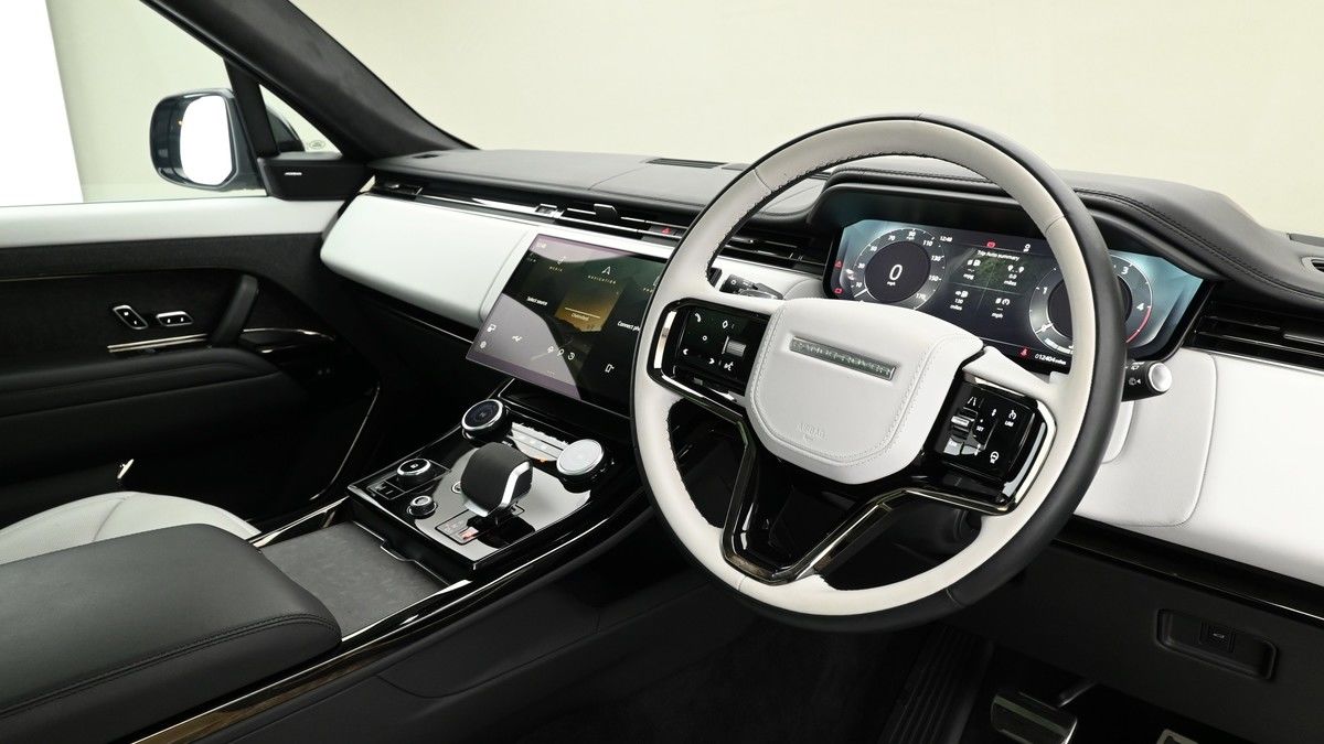 Land Rover Range Rover Sport Image 3