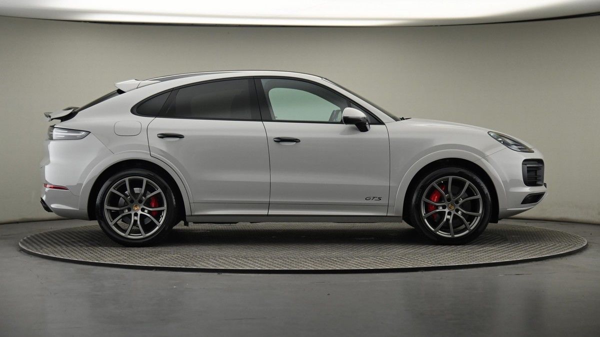 Porsche Cayenne Image 7