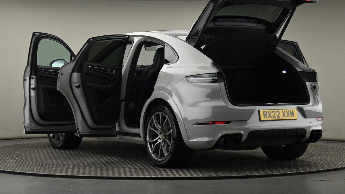 Porsche Cayenne Image 11