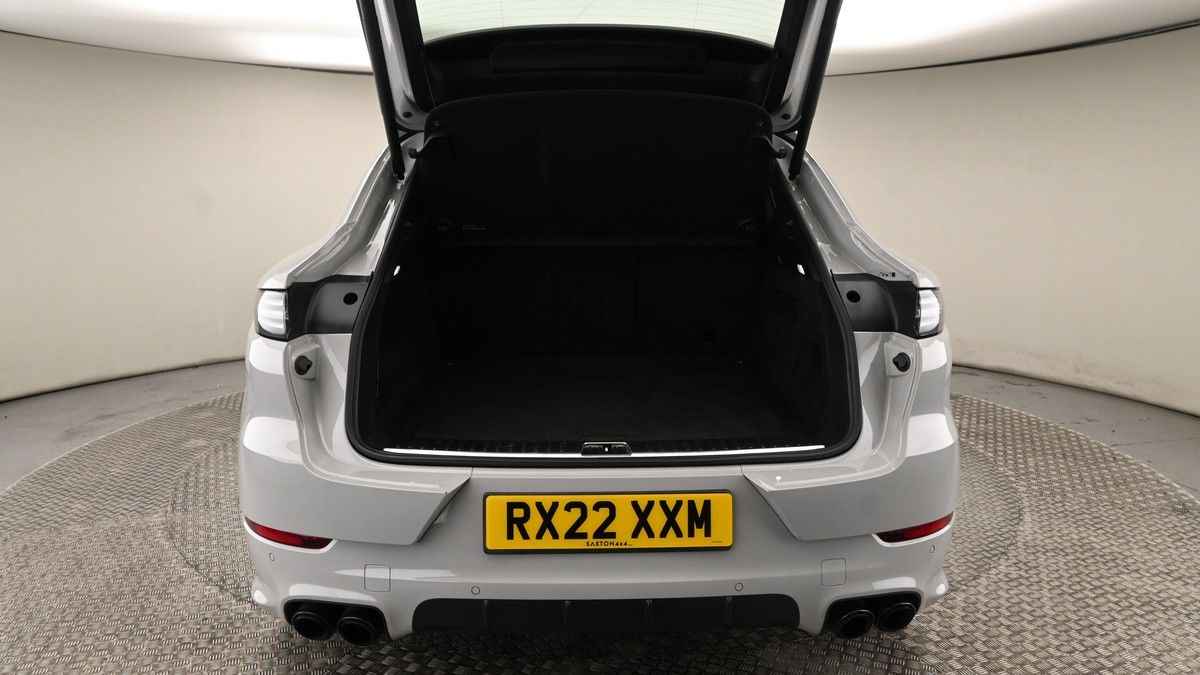 Porsche Cayenne Image 13