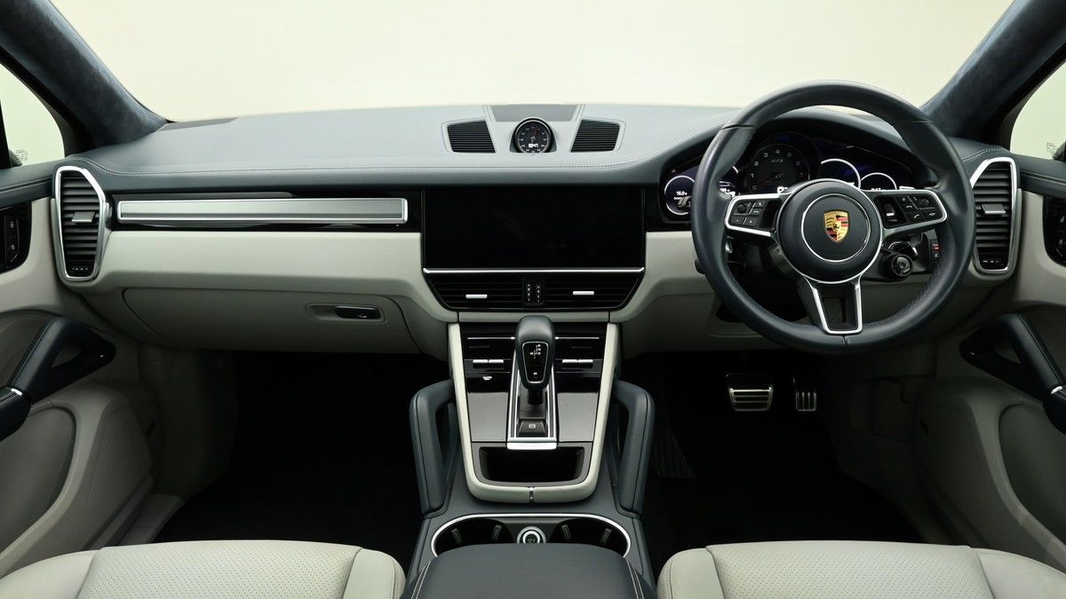 Porsche Cayenne Image 20