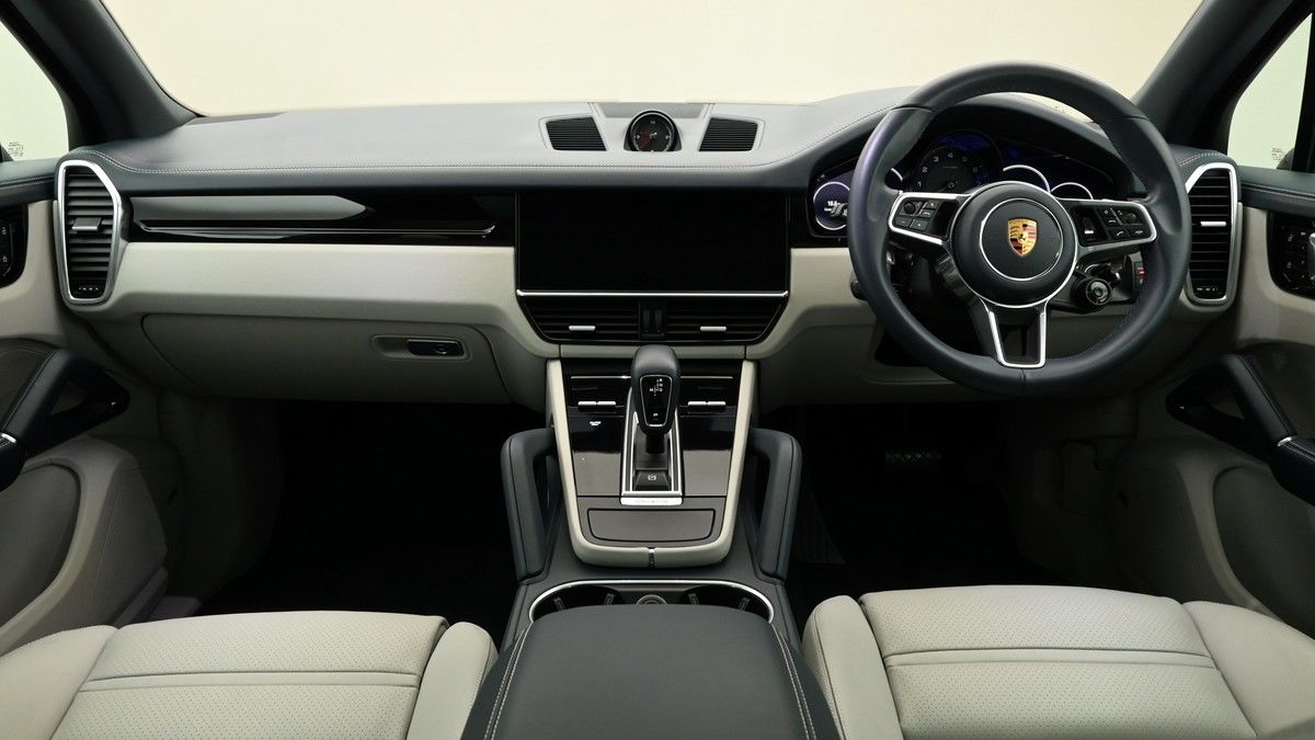 Porsche Cayenne Image 19