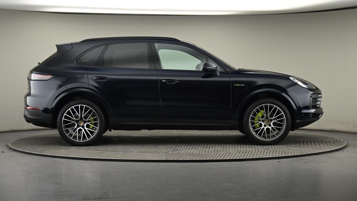 Porsche Cayenne Image 6