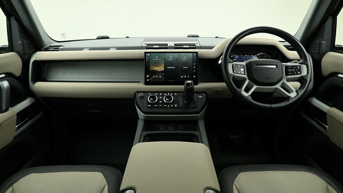 Land Rover Defender 110 Image 20