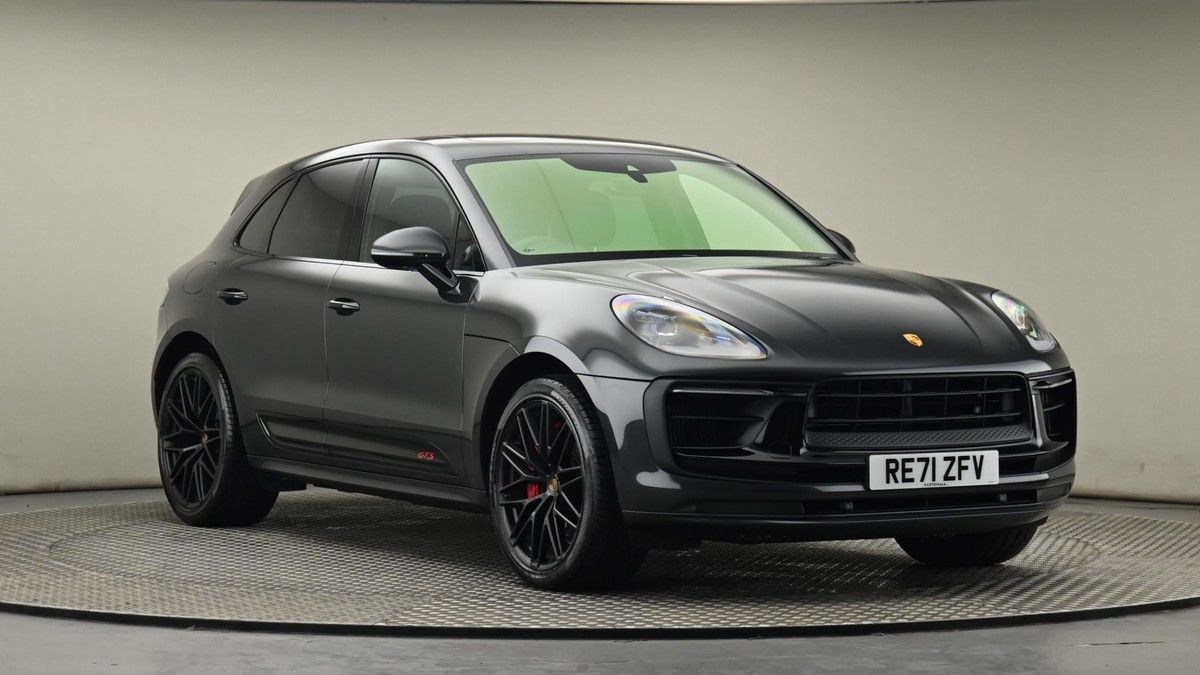 Porsche Macan Sticky Header Image