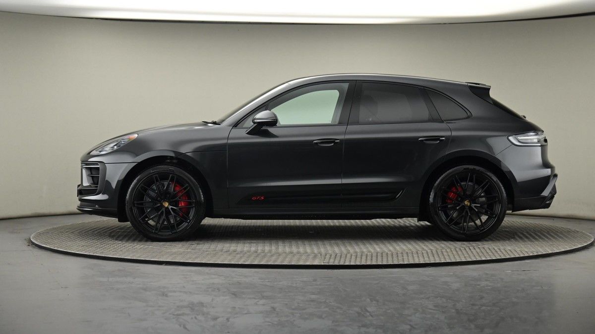 Porsche Macan Image 9