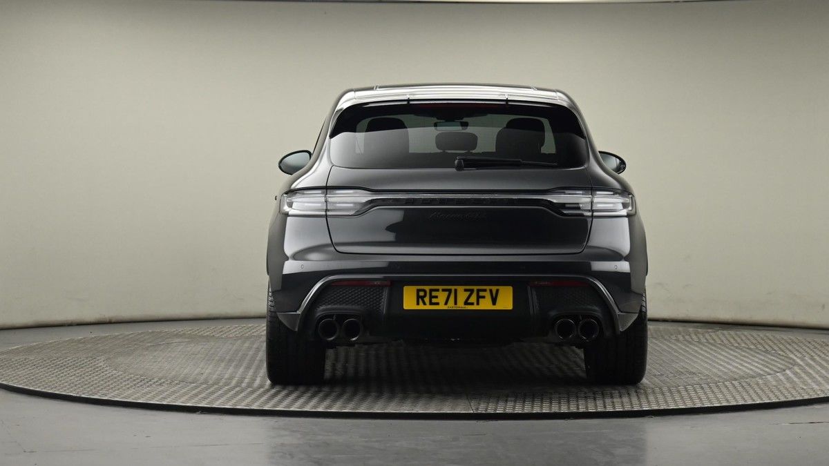 Porsche Macan Image 8