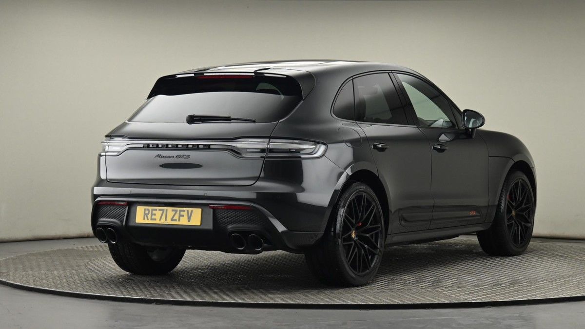 Porsche Macan Image 29