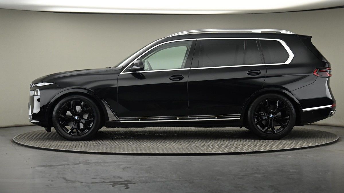 BMW X7 Image 10