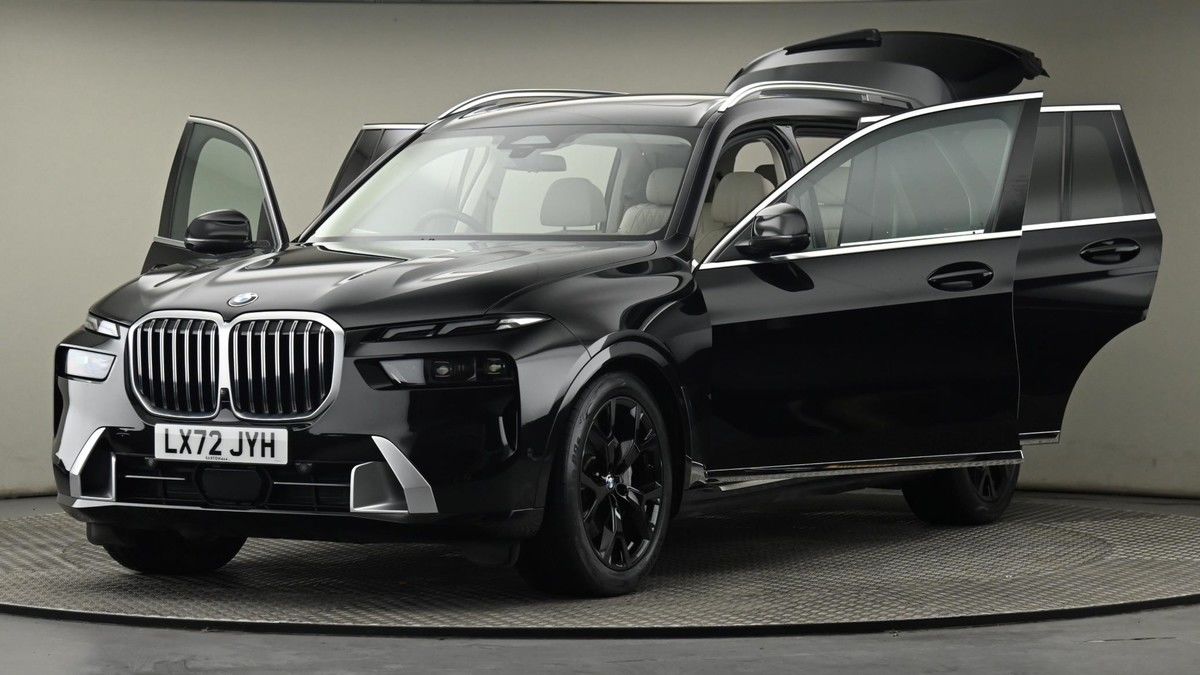 BMW X7 Image 11