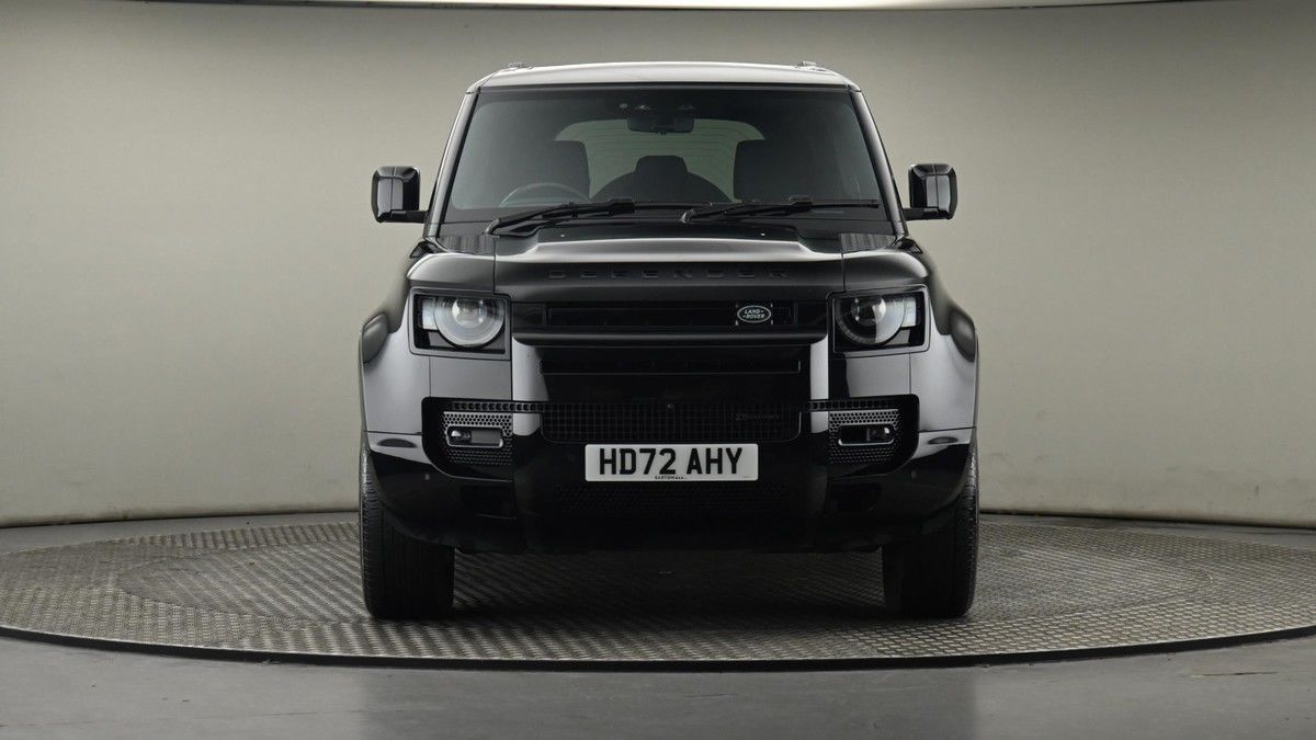 Land Rover Defender 110 Image 7