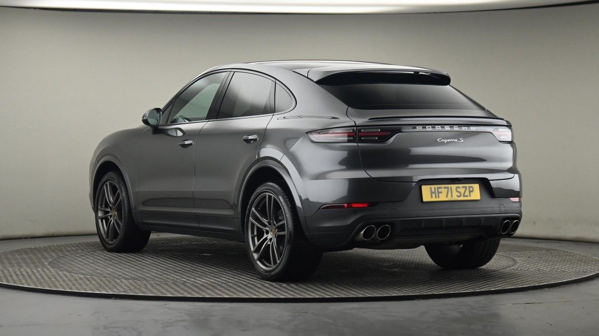 Porsche Cayenne Image 24