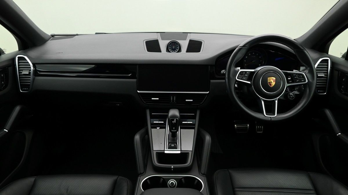 Porsche Cayenne Image 19