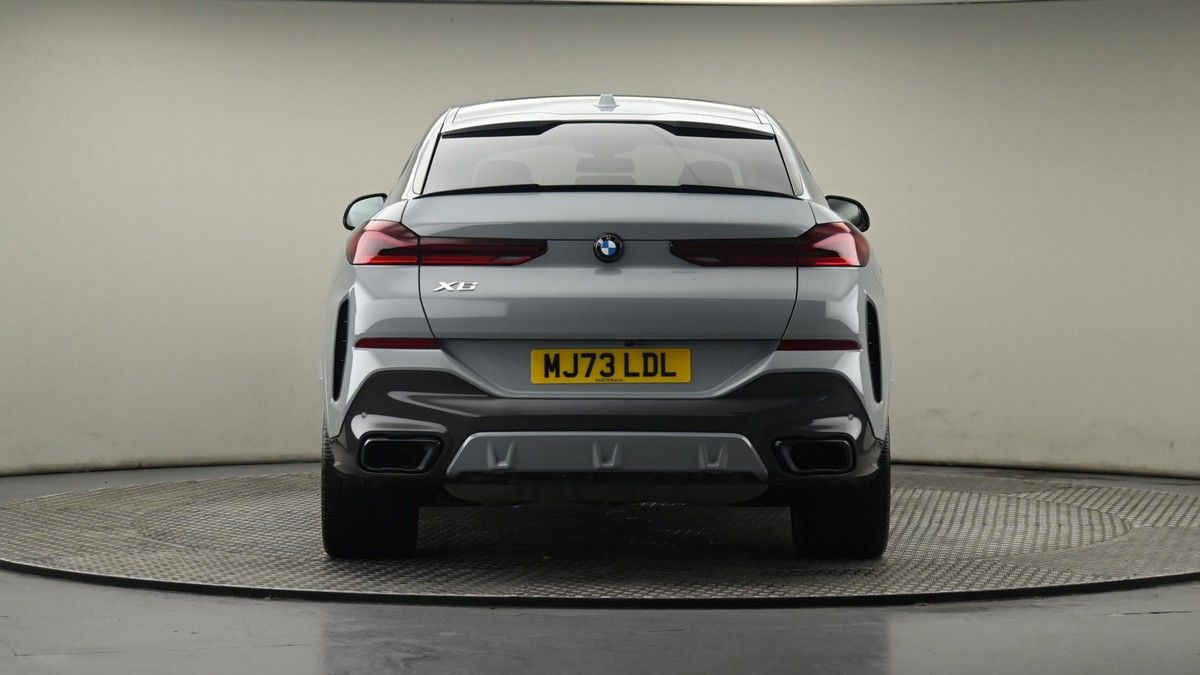 BMW X6 Image 8