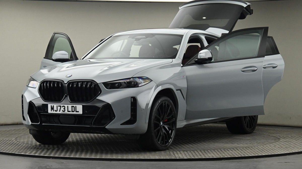 BMW X6 Image 10