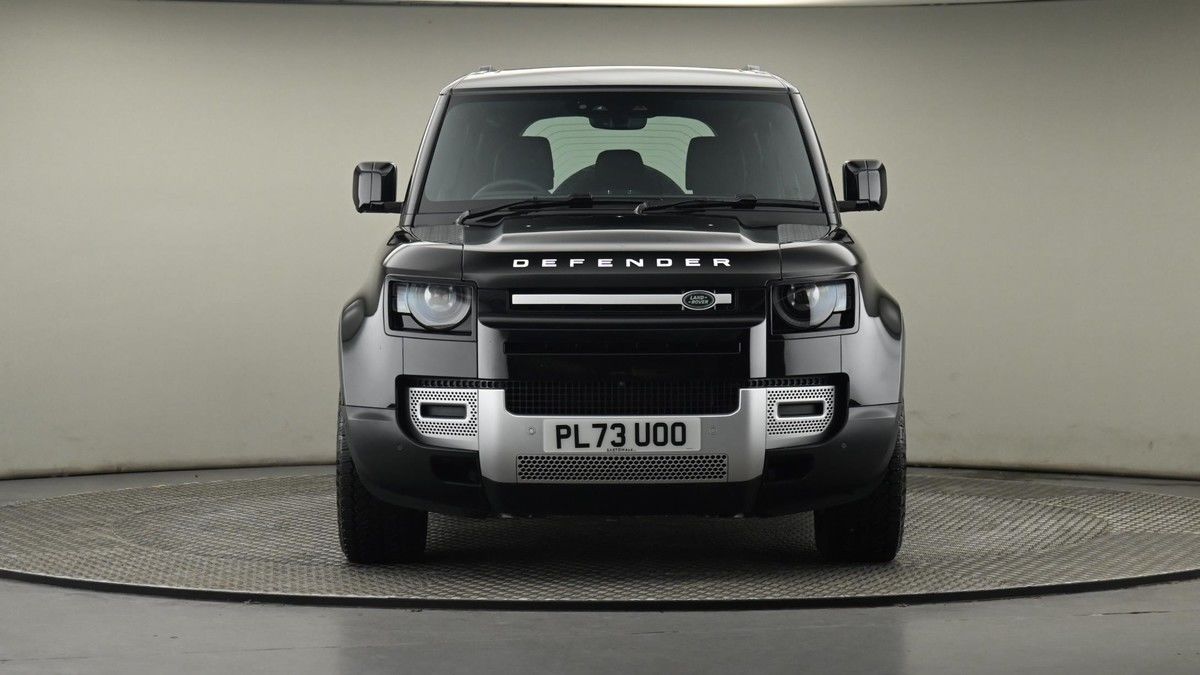 Land Rover Defender 110 Image 7