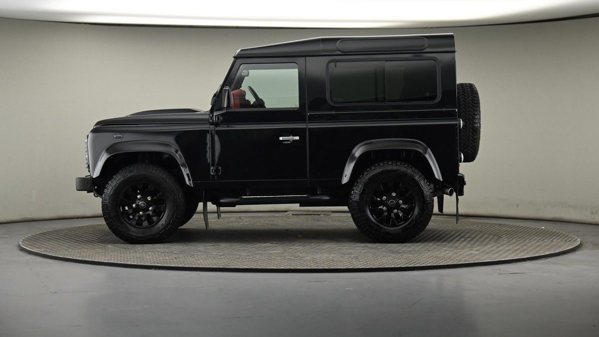 Land Rover Defender 90 Image 8