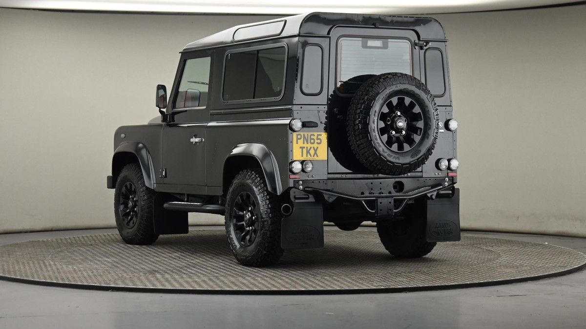 Land Rover Defender 90 Image 24