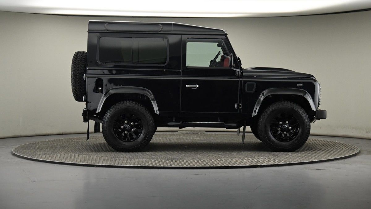 Land Rover Defender 90 Image 5