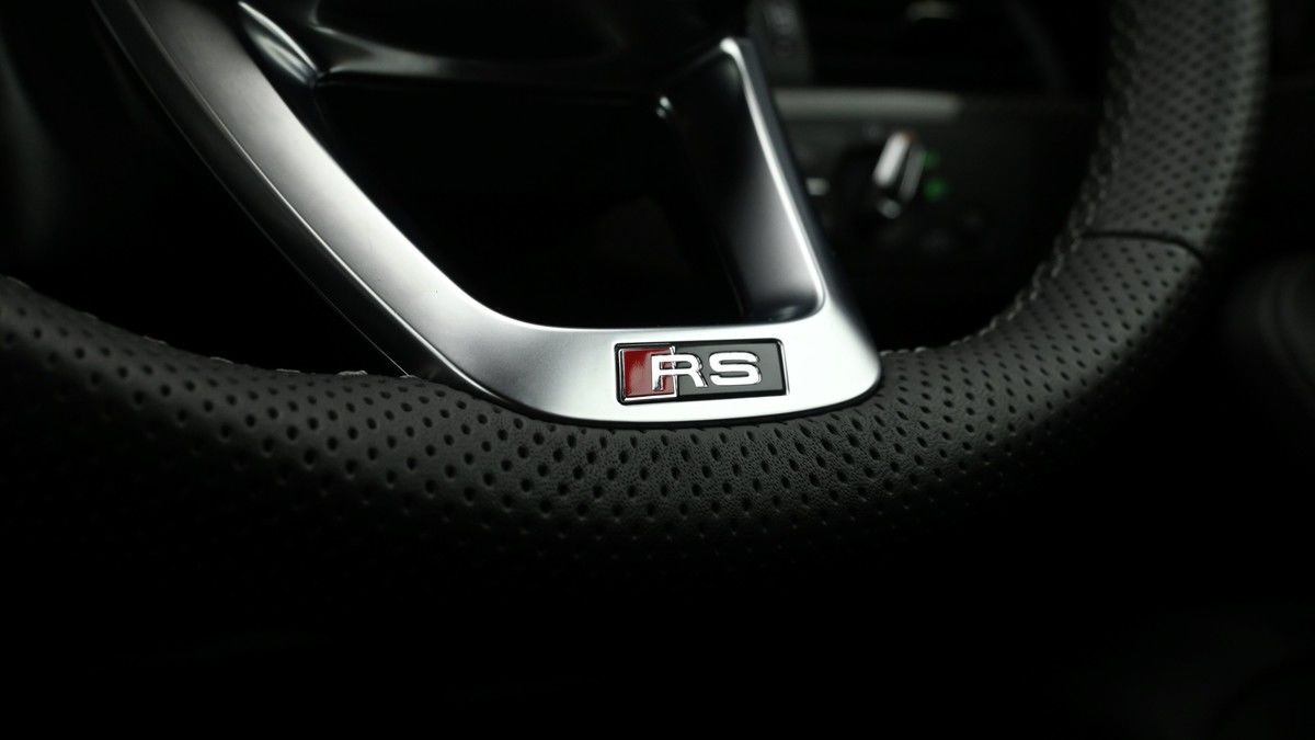 Audi RS4 Avant Image 16