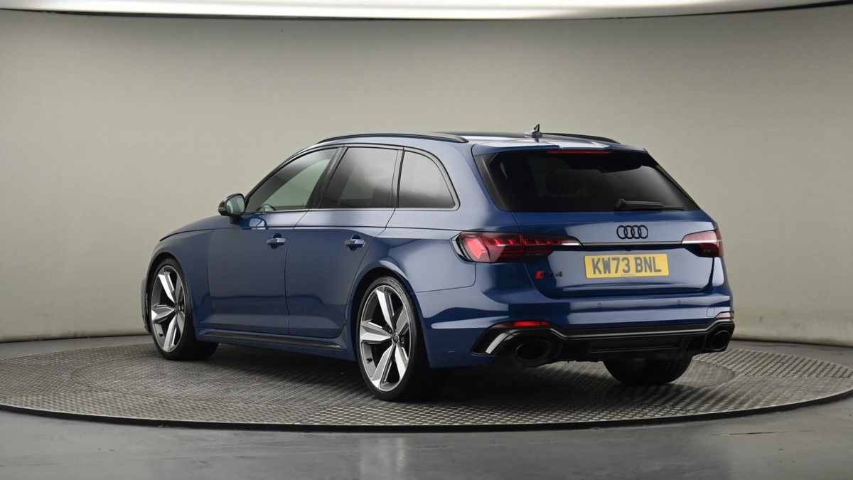 Audi RS4 Avant Image 26