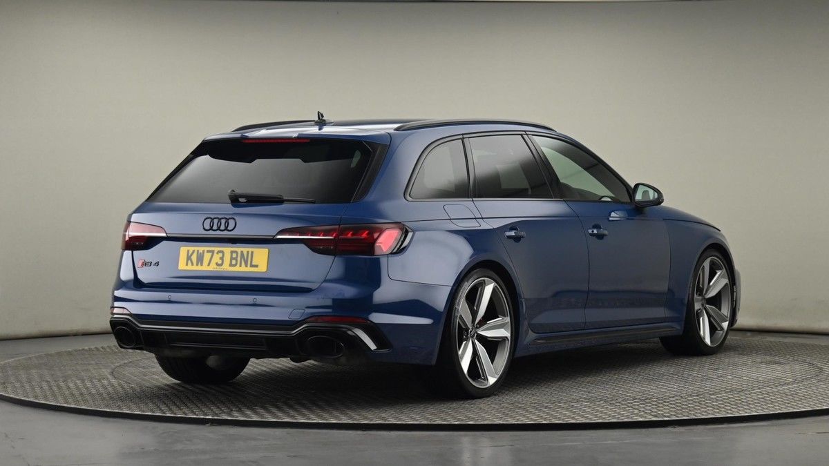 Audi RS4 Avant Image 27