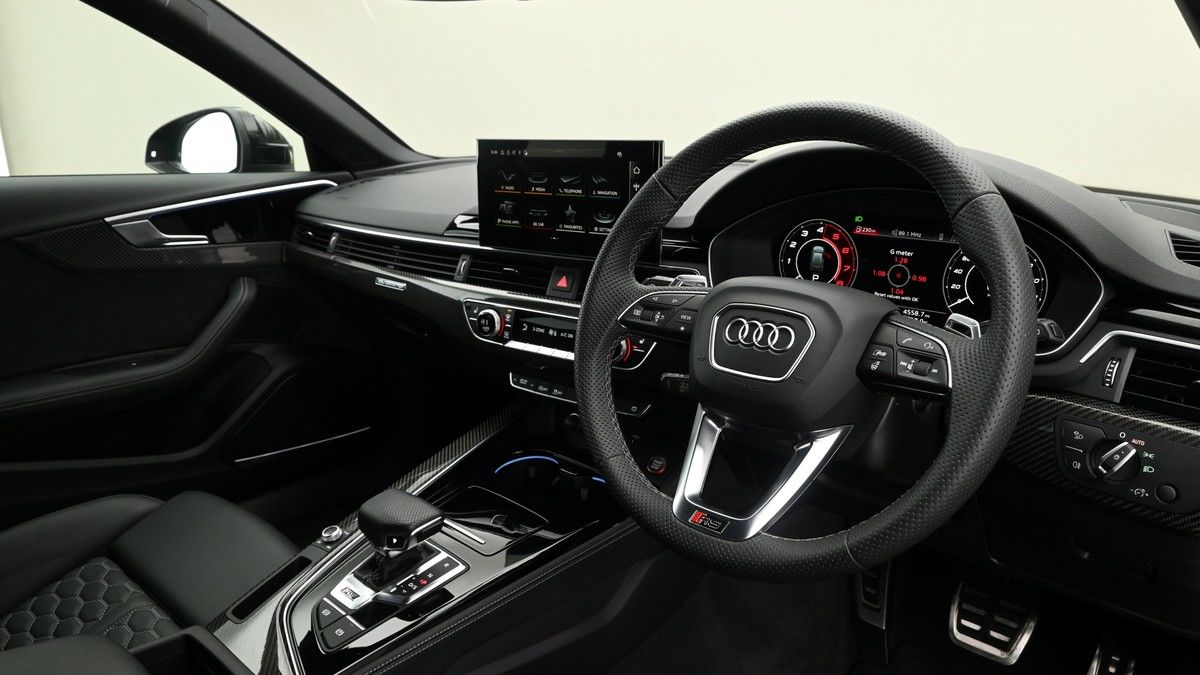 Audi RS4 Avant Image 2