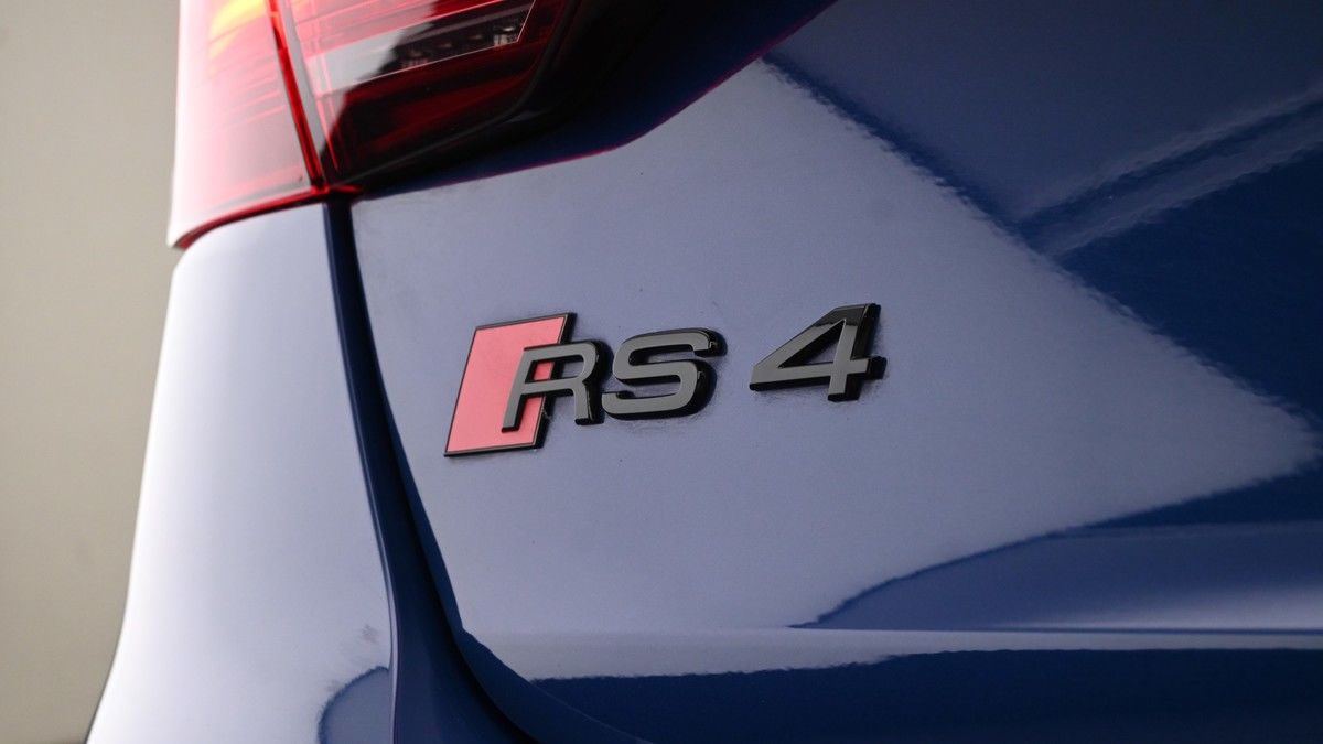 Audi RS4 Avant Image 20